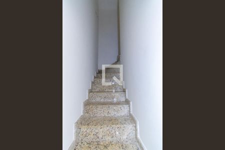 Escada de casa de condomínio à venda com 2 quartos, 112m² em Vila Alpina, São Paulo