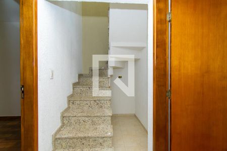 Escada de casa de condomínio à venda com 2 quartos, 112m² em Vila Alpina, São Paulo