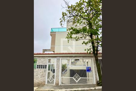 Casa de condomínio à venda com 112m², 2 quartos e 2 vagas Casa de condomínio à venda com 112m², 2 quartos e 2 vagasFachada