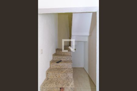 Escada de casa de condomínio à venda com 2 quartos, 112m² em Vila Alpina, São Paulo