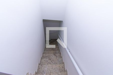 Casa de condomínio à venda com 112m², 2 quartos e 2 vagasEscada