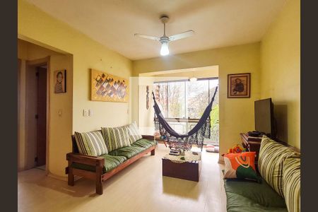 Apartamento à venda com 71m², 2 quartos e sem vagaSala