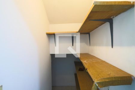 Despensa  de casa à venda com 3 quartos, 172m² em Jardim Maria Estela, São Paulo