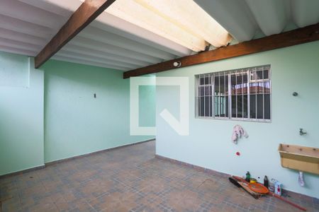 Casa à venda com 172m², 3 quartos e 2 vagas Casa à venda com 172m², 3 quartos e 2 vagasÁrea Externa