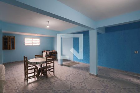 Casa à venda com 172m², 3 quartos e 2 vagas Casa à venda com 172m², 3 quartos e 2 vagasEspaço Gourmet