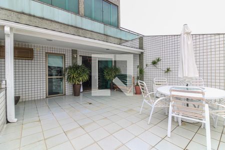 Apartamento à venda com 250m², 3 quartos e 2 vagasVaranda