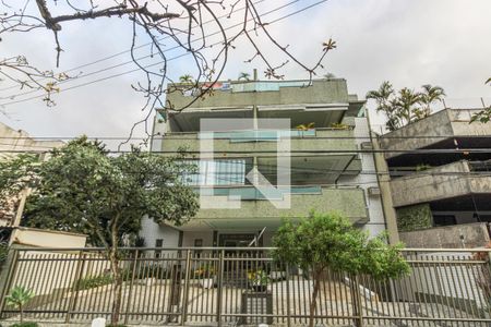 Apartamento à venda com 250m², 3 quartos e 2 vagasFachada