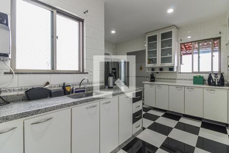 Apartamento à venda com 250m², 3 quartos e 2 vagasCozinha