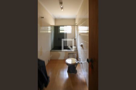 Casa à venda com 351m², 3 quartos e 6 vagasBanheiro da Suíte