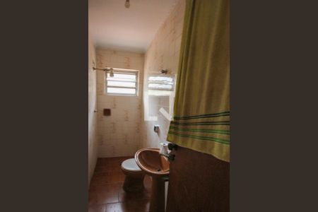 Casa à venda com 351m², 3 quartos e 6 vagasBanheiro de Serviço