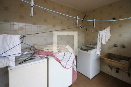 Casa à venda com 351m², 3 quartos e 6 vagasÁrea de Serviço