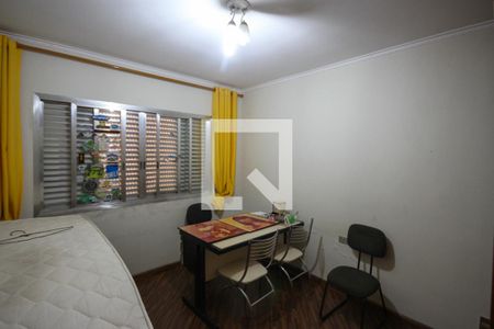 Casa à venda com 351m², 3 quartos e 6 vagasQuarto 02