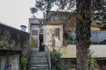 Casa à venda com 351m², 3 quartos e 6 vagasfrente da Casa