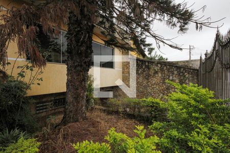 Casa à venda com 351m², 3 quartos e 6 vagasfrente da Casa