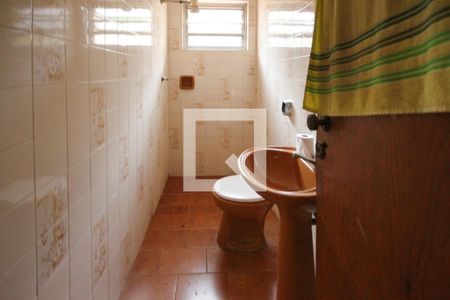 Casa à venda com 351m², 3 quartos e 6 vagasBanheiro de Serviço