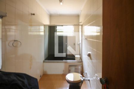 Casa à venda com 351m², 3 quartos e 6 vagasBanheiro da Suite