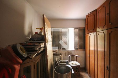 Casa à venda com 351m², 3 quartos e 6 vagasQuarto de Serviço