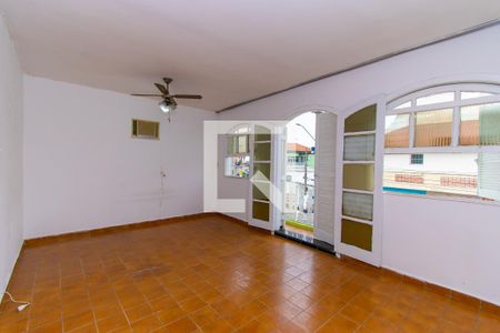 Casa à venda com 150m², 3 quartos e 1 vagaSuíte