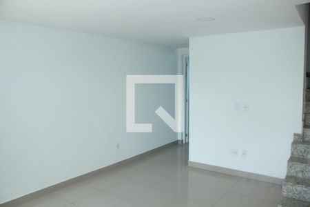 Detalhe Sala de casa para alugar com 2 quartos, 80m² em Jardim Jasmim, Nova Iguaçu