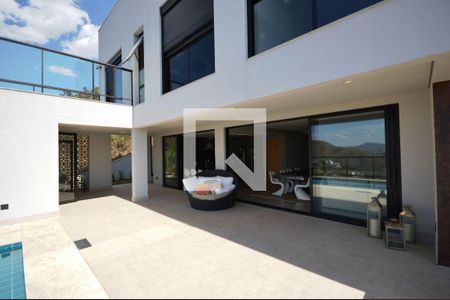 Casa de condomínio à venda com 494m², 4 quartos e 5 vagas