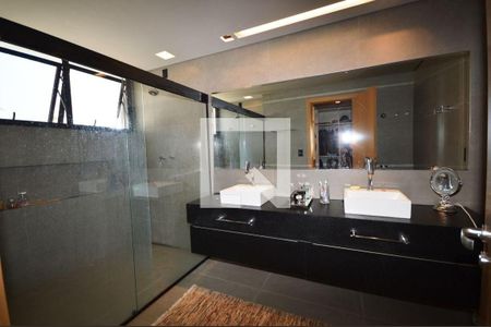 Casa de condomínio à venda com 494m², 4 quartos e 5 vagas