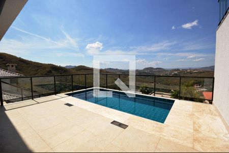 Casa de condomínio à venda com 494m², 4 quartos e 5 vagas