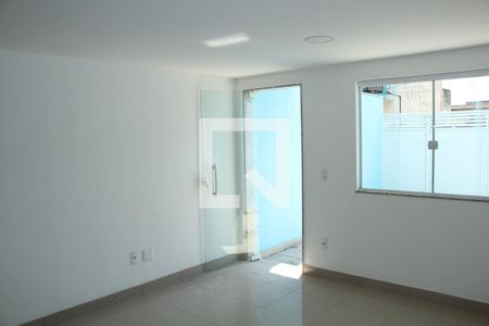 Sala de casa para alugar com 2 quartos, 80m² em Jardim Jasmim, Nova Iguaçu