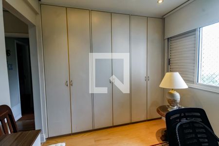 Apartamento à venda com 318m², 3 quartos e 3 vagasQuarto 2 - Armários