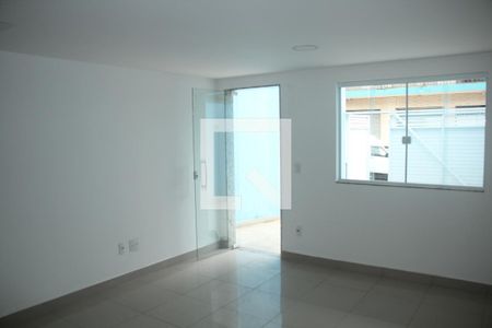 Sala de casa para alugar com 2 quartos, 80m² em Jardim Jasmim, Nova Iguaçu