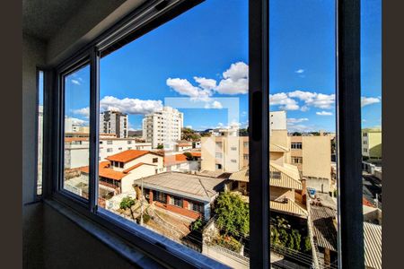 Vista de apartamento à venda com 2 quartos, 65m² em Sagrada Família, Belo Horizonte