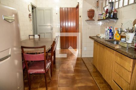 Casa à venda com 122m², 3 quartos e 3 vagas Casa à venda com 122m², 3 quartos e 3 vagasCozinha