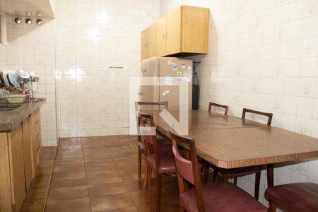 Casa à venda com 122m², 3 quartos e 3 vagas Casa à venda com 122m², 3 quartos e 3 vagasCozinha