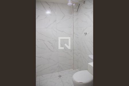 Banheiro de apartamento para alugar com 1 quarto, 50m² em Parque Edu Chaves, São Paulo