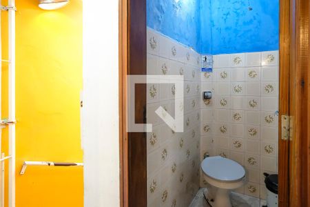 Casa à venda com 481m², 2 quartos e 4 vagasBanheiro 2-Segundo Andar