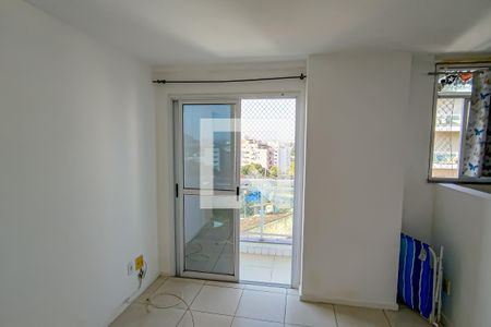 Sala de apartamento para alugar com 2 quartos, 40m² em Taquara, Rio de Janeiro