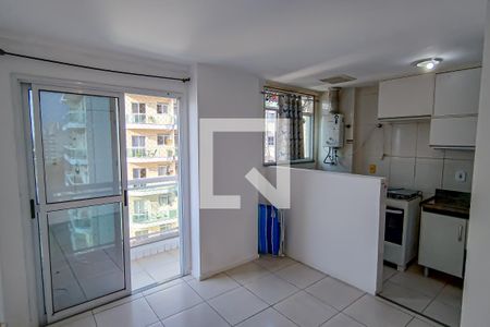 Sala de apartamento para alugar com 2 quartos, 40m² em Taquara, Rio de Janeiro