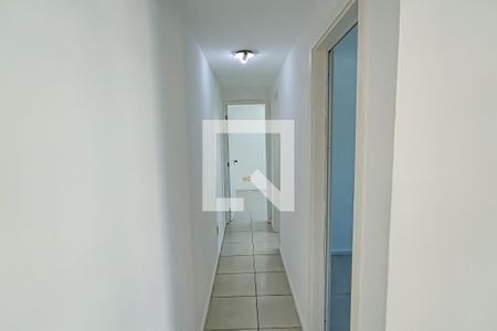 Corredor de apartamento para alugar com 2 quartos, 40m² em Taquara, Rio de Janeiro