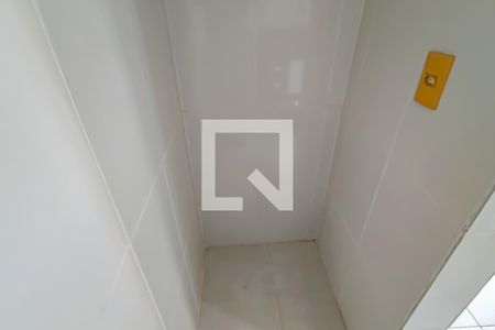 Apartamento para alugar com 40m², 2 quartos e 1 vaga Apartamento para alugar com 40m², 2 quartos e 1 vagaCozinha e área de serviço