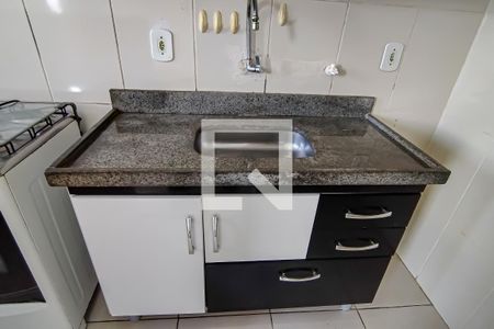 Apartamento para alugar com 40m², 2 quartos e 1 vaga Apartamento para alugar com 40m², 2 quartos e 1 vagaCozinha e área de serviço