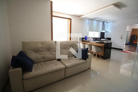 Sala de casa à venda com 2 quartos, 330m² em Cambuci, São Paulo