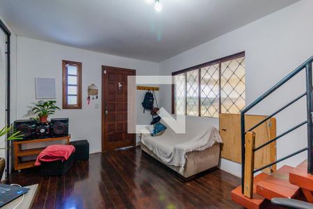 Sala de casa à venda com 3 quartos, 200m² em Vila Nova, Porto Alegre