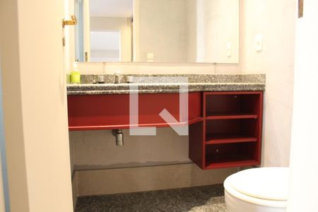 Apartamento à venda com 203m², 4 quartos e 3 vagasBanheiro da Sala de TV
