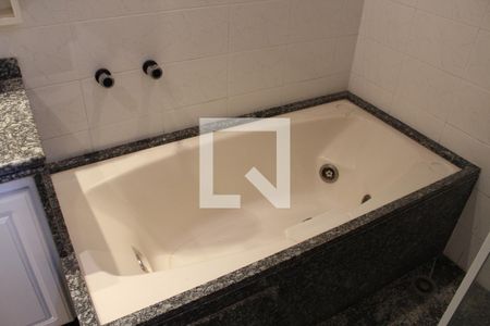 Apartamento à venda com 203m², 4 quartos e 3 vagasBanheiro da Suíte 3