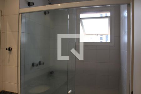 Apartamento à venda com 203m², 4 quartos e 3 vagasBanheiro da Suíte 2