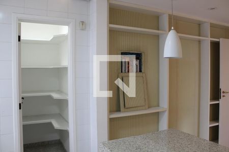 Apartamento à venda com 203m², 4 quartos e 3 vagasDispensa