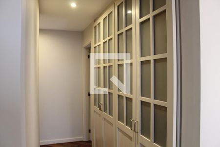 Apartamento à venda com 203m², 4 quartos e 3 vagasArmário no corredor