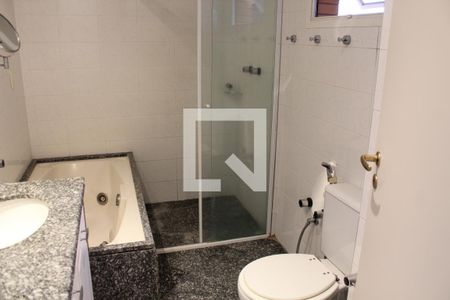 Apartamento à venda com 203m², 4 quartos e 3 vagasBanheiro da Suíte 3