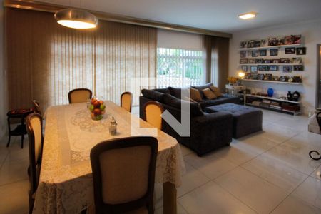 Sala de casa à venda com 3 quartos, 251m² em Cursino, São Paulo