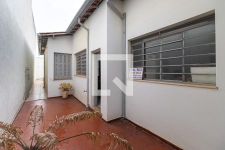 Casa à venda com 130m², 5 quartos e 3 vagas Casa à venda com 130m², 5 quartos e 3 vagasÁrea Externa