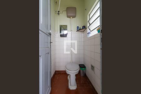 Casa à venda com 130m², 5 quartos e 3 vagas Casa à venda com 130m², 5 quartos e 3 vagasBanheiro de Serviço